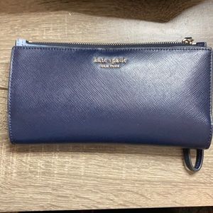 Kate Spade wristlet wallet